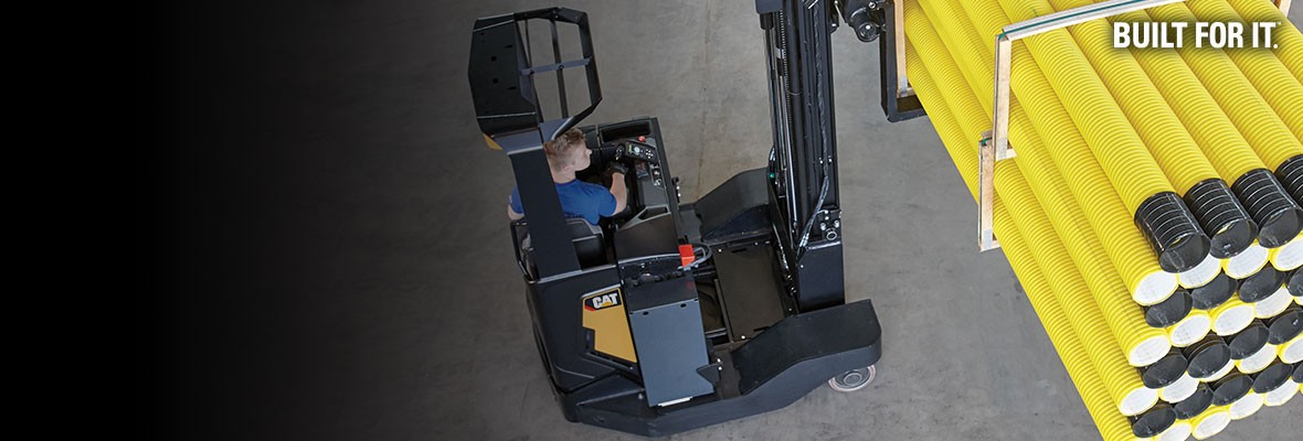 Carrelli elevatori retrattili multi-direzionali Cat®